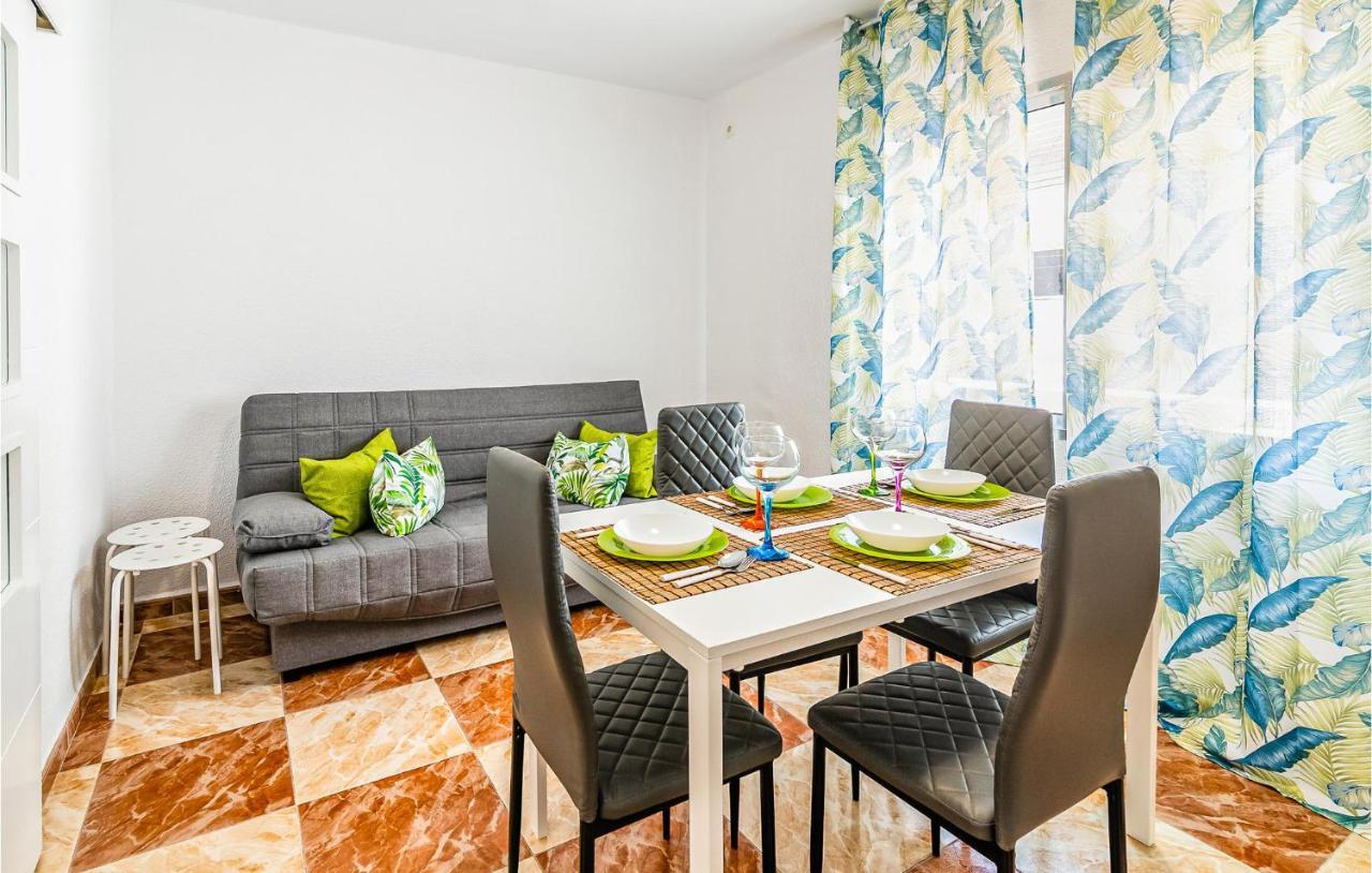 Beautiful Apartment In Cordoba With Kitchenette Exterior foto